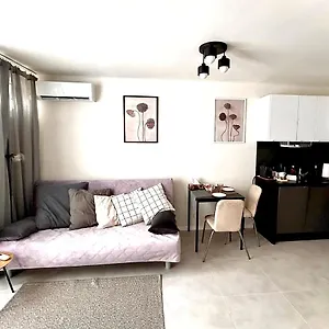 sky-apartment-comfy-suite-pereca.warsawhotelspoland.com/